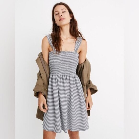 Madewell‎ Texture & Thread Smocked Dress in Stripe XS - Picture 1 of 8
